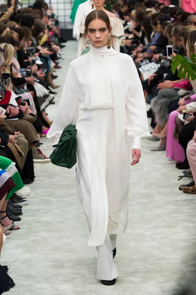 Look 39